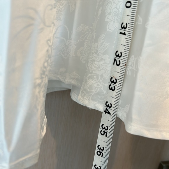 Lulus maxi floral skirt. Beautiful! White lined. Size L - Picture 5 of 7